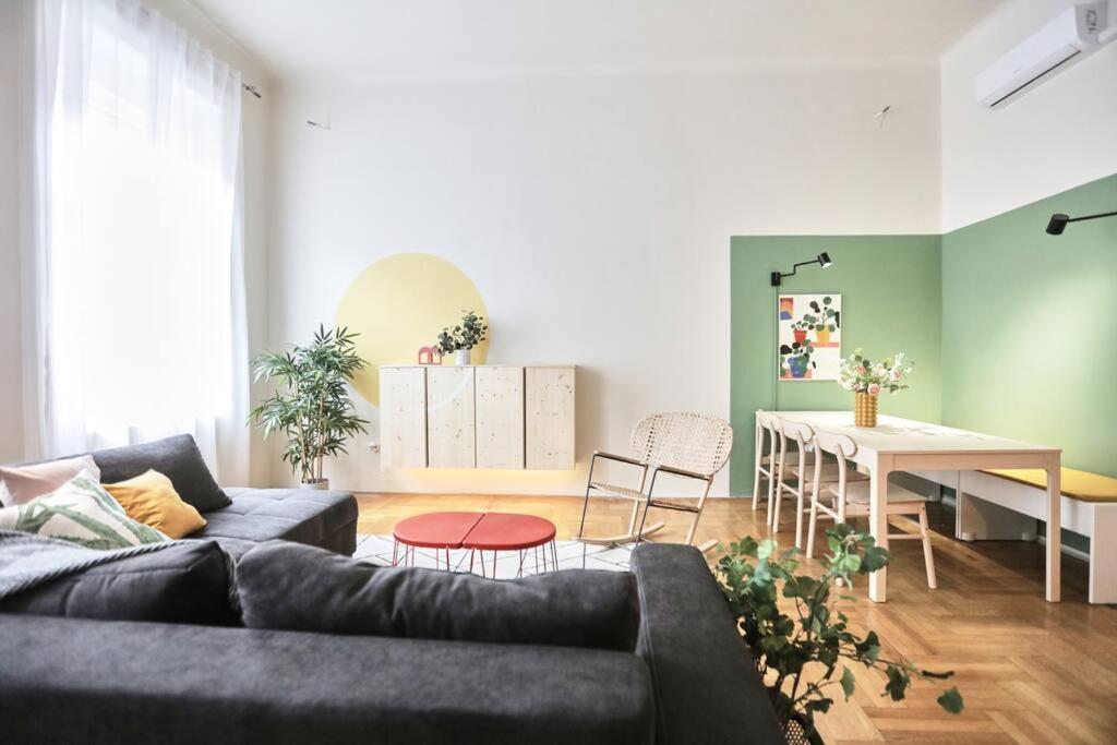 Unwind In Style W Sauna Dsgn 2Br Home ブダペスト エクステリア 写真