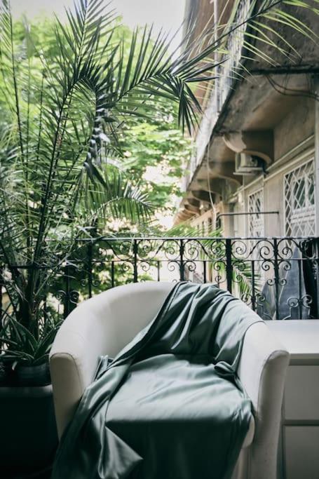 Unwind In Style W Sauna Dsgn 2Br Home ブダペスト エクステリア 写真
